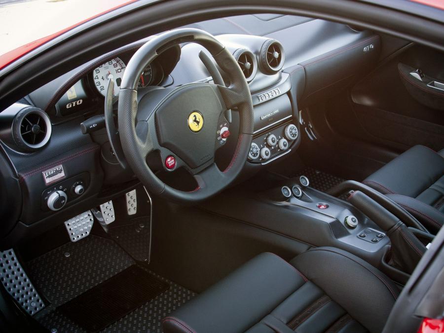 Интерьер Ferrari 599 GTO 2010 года  (US) (фото 24 из 40)